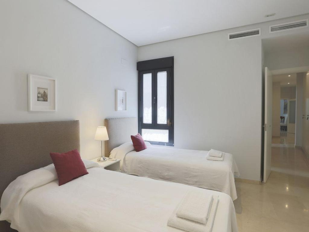 Epicenter II Nuevo Y Lujoso Apto Parking Gratis Perfecta Ubicacion Sevilla Dış mekan fotoğraf